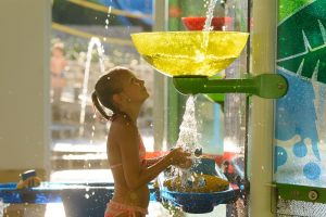 Tecnología avanzada en los juegos infantiles acuáticos de Vortex