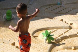 El papel de un parque de agua sin profundidad en una smart city