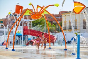Jorge Barata en colaboración con Vortex transforma la piscina municipal de Paterna en un parque acuático