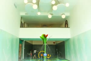 Interior del Splashpad indoor de VORTEX