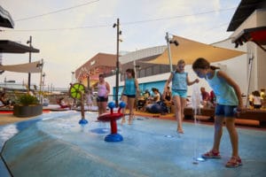 Parque acuático de VORTEX en el centro comercial Bonaire