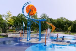 Parque de agua urbano de VORTEX en Pointe-Claire
