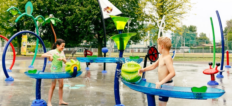Los parques con agua también son una realidad en el entorno urbano