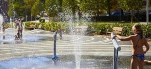 Parque de agua en espacio público en Oñati