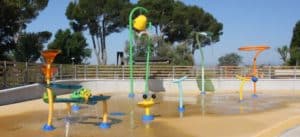 Camping Laguna. Instalación de parques de agua en campings