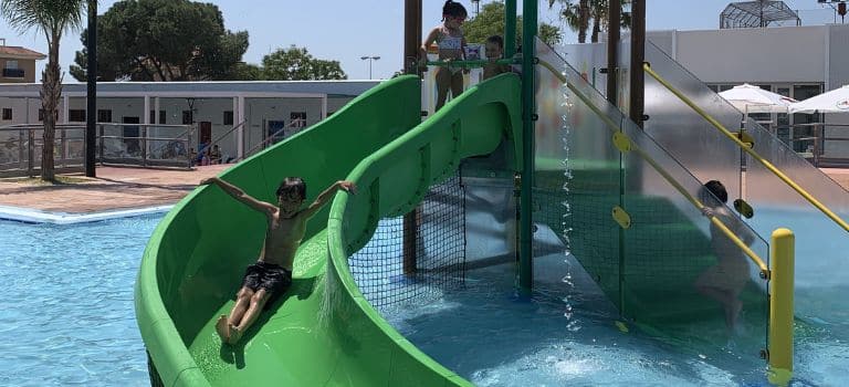 Manises remodela sus piscinas de verano y confía en VORTEX para incorporar juegos de agua y Elevation