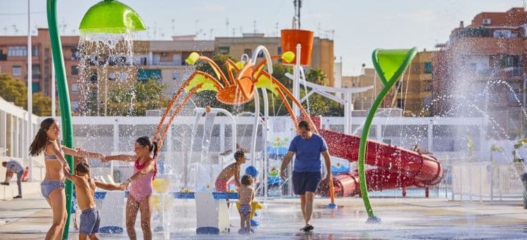 Las piscinas municipales dan un paso más en innovación creando nuevos espacios de ocio acuático 3