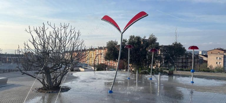 Sabadell estrena una nueva zona de juegos acuáticos en el Parc de les Aigües