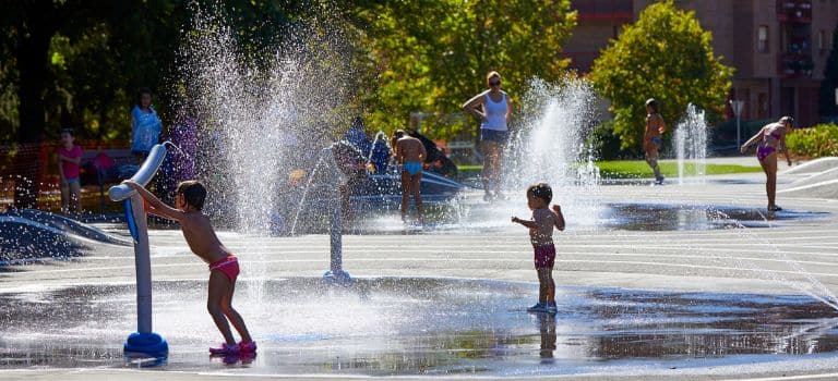 Reducción del vandalismo: materiales de alta resistencia y diseño anti-vandalismo en espacios públicos
