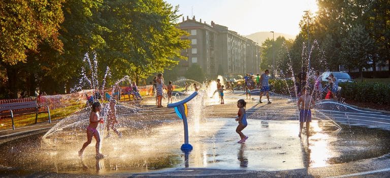 Reducción del vandalismo: materiales de alta resistencia y diseño anti-vandalismo en espacios públicos 2